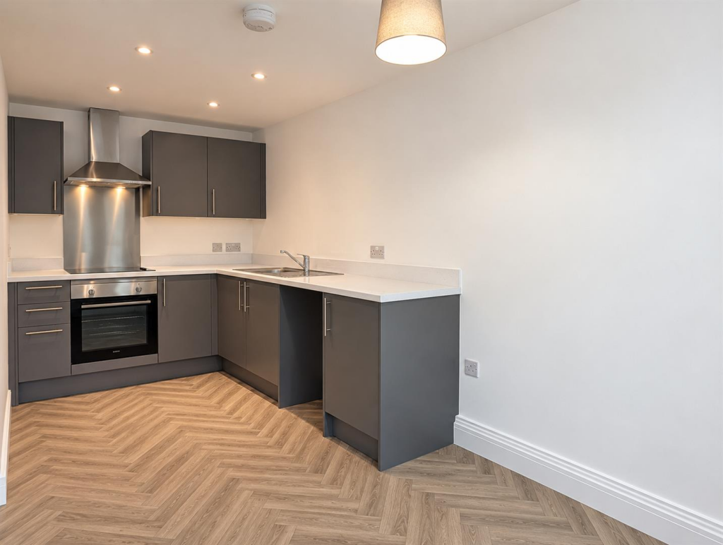 Apartment in Nottingham, Woodthorpe - View 4