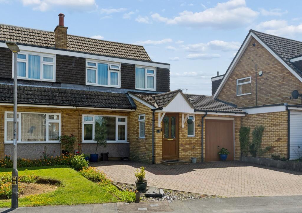 Main image of property: Westbury Close, Hitchin, SG5
