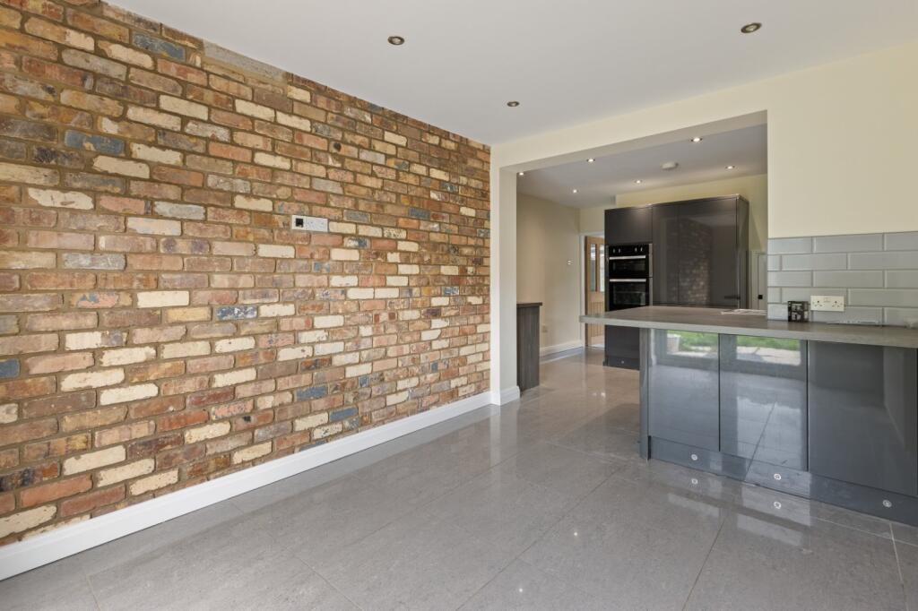 House in Doncaster - View 4