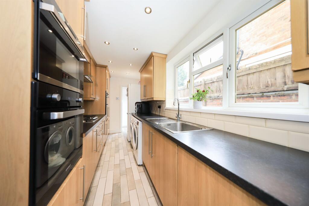 House in Wolverhampton, Penn - View 3