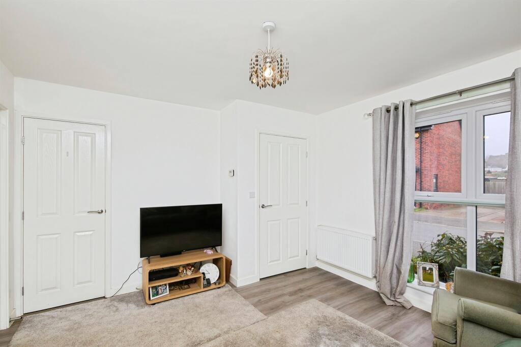Wootton Close, Leabrooks, Alfreton photo 4