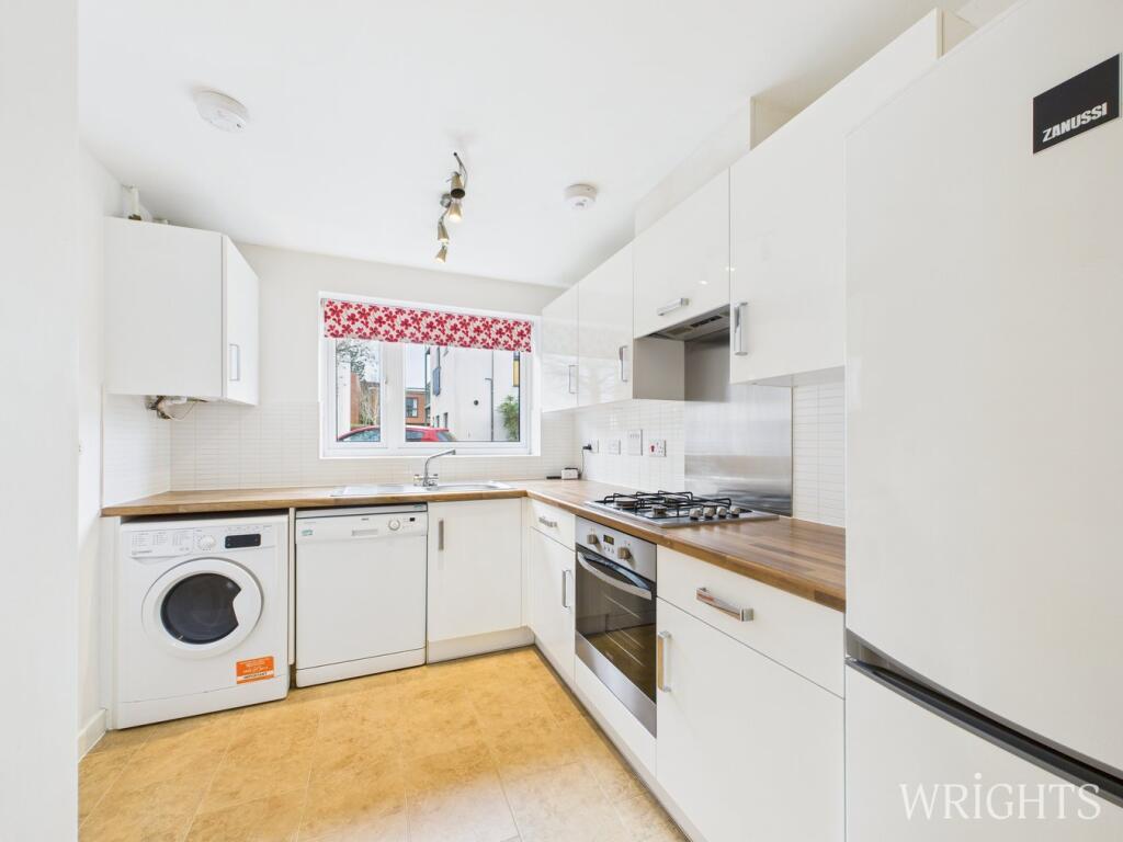 House in Welwyn Garden City, Peartree - View 3