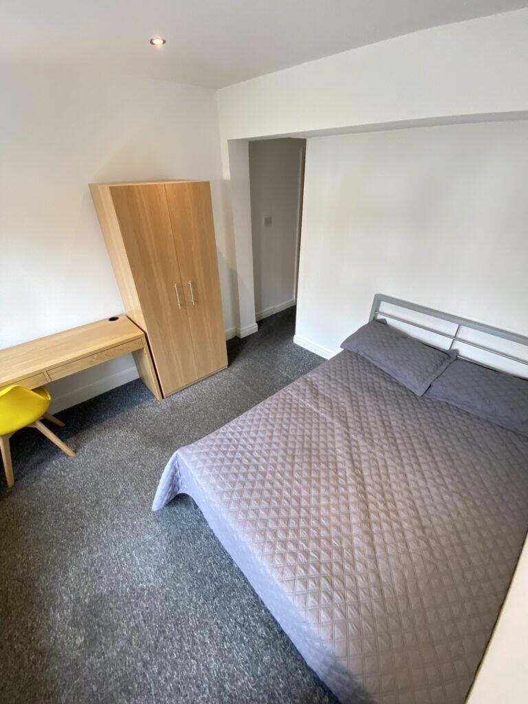 7 bedroom semi-detached house for rent