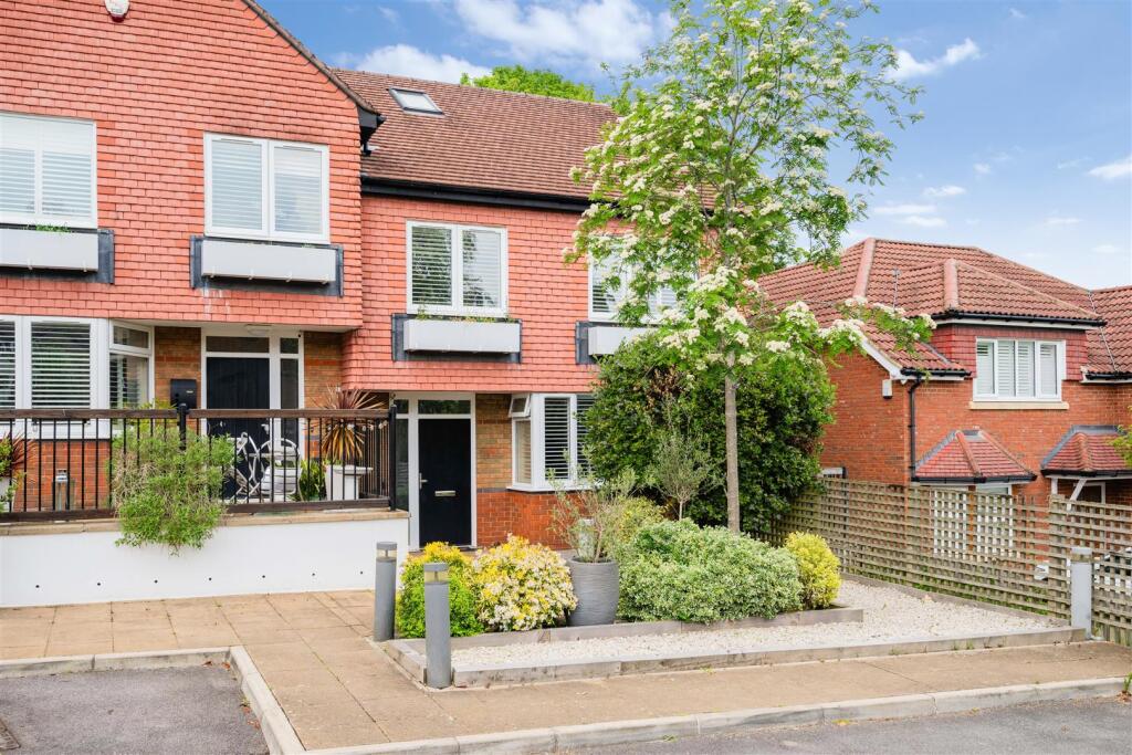Main image of property: Lawrences Close, Coulsdon
