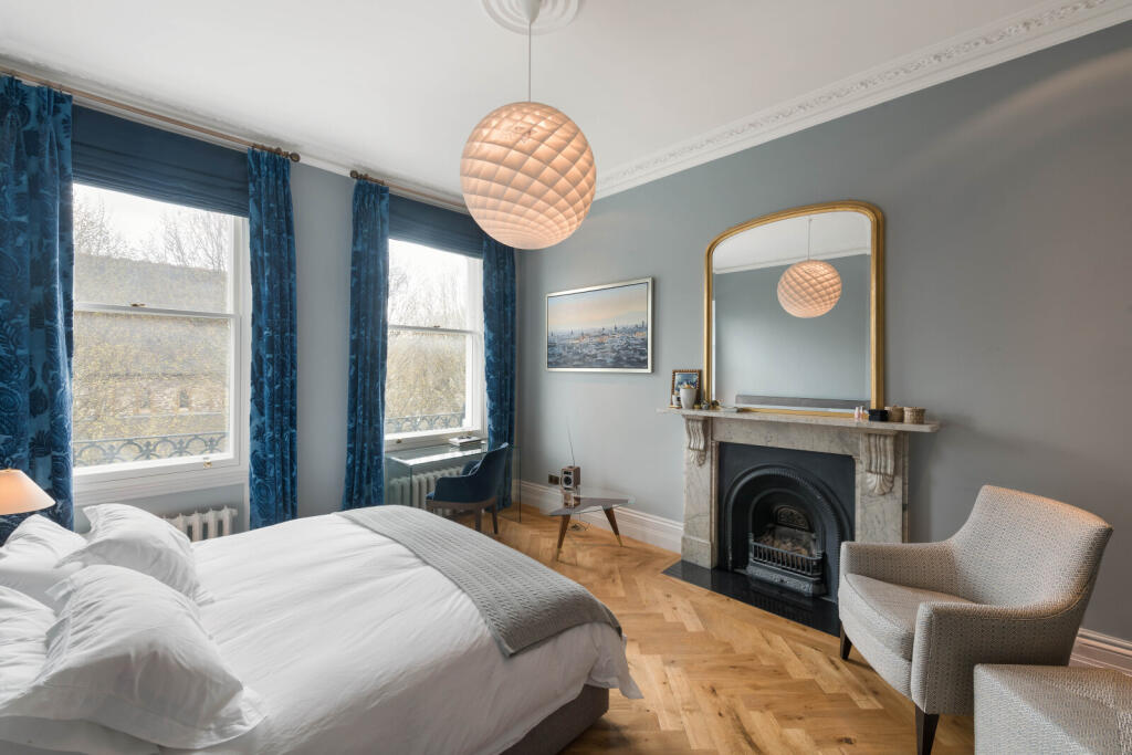 Apartment in London - More