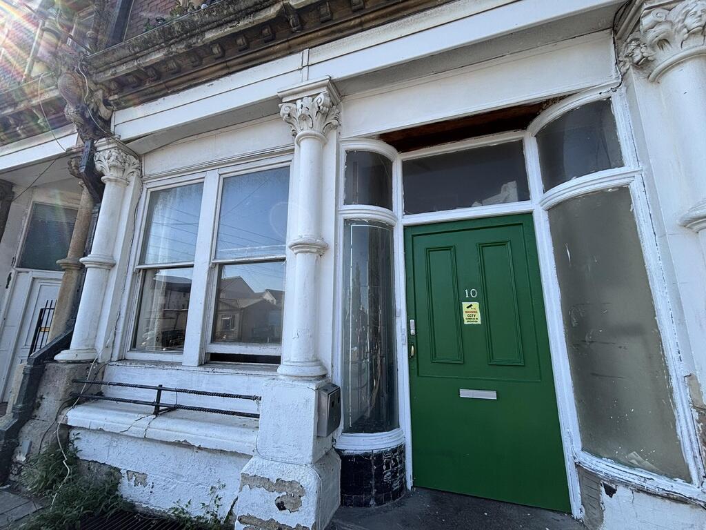 Main image of property: Road Pill, Gloucester, BS11