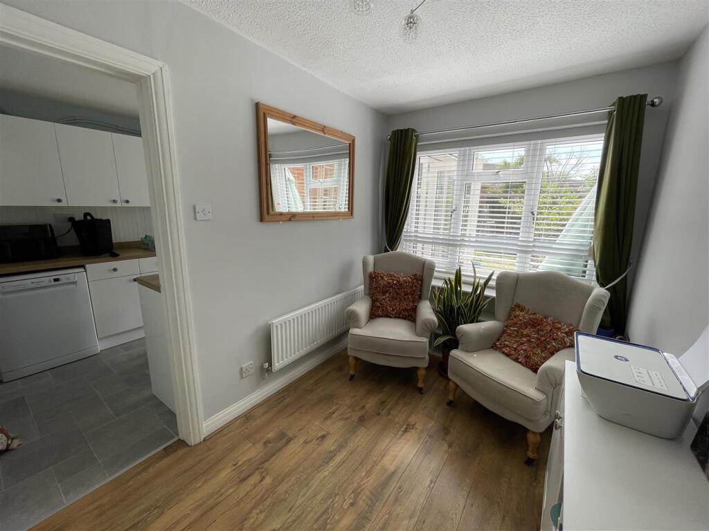 Ayrshire Close, Salisbury photo 3
