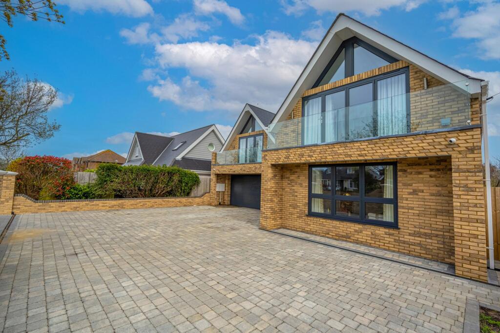 House in Wick, Southbourne, Bournemouth - View 2