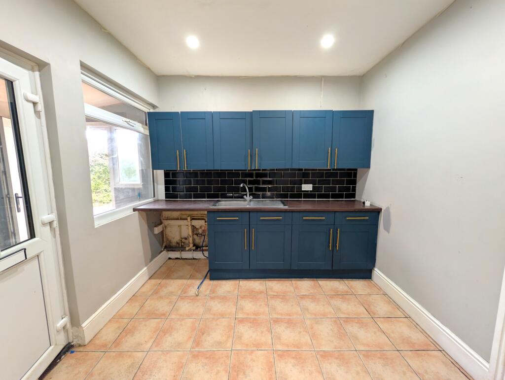 Peters Lane, Withern, LN13 - View 4