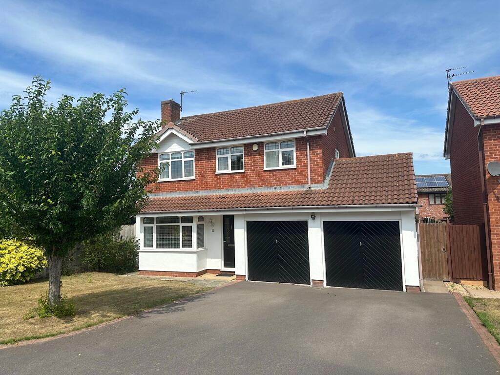 4-bed detached on Meadow Croft, Perton, Wolverhampton, WV6, £425,000