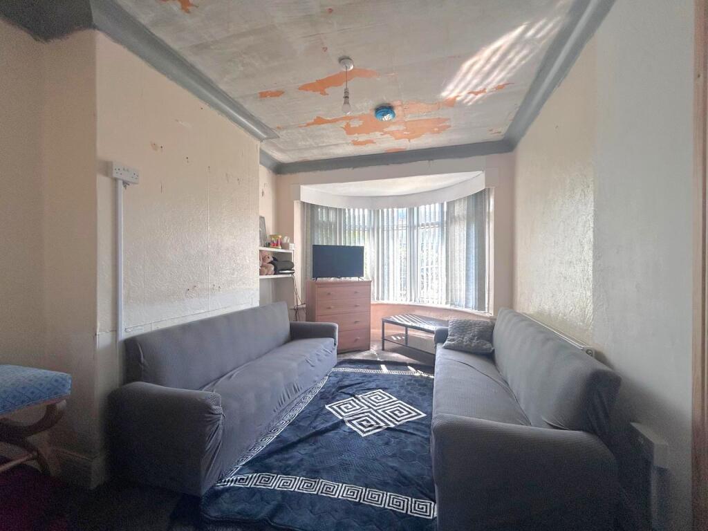 Dalcross Grove, Bradford, West Yorkshire, BD5 photo 2
