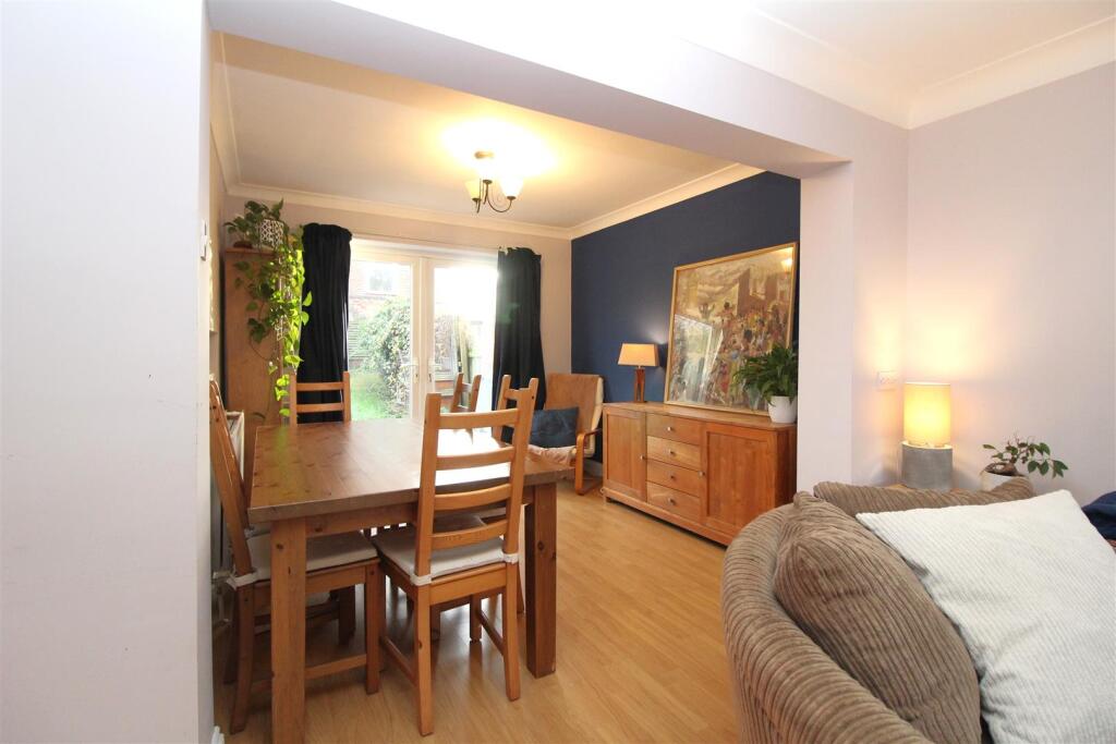 Woodburn Drive, Whitley Bay photo 4