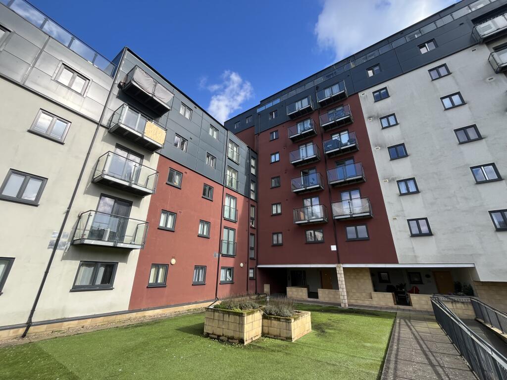 Main image of property: Solihull Heights, B26