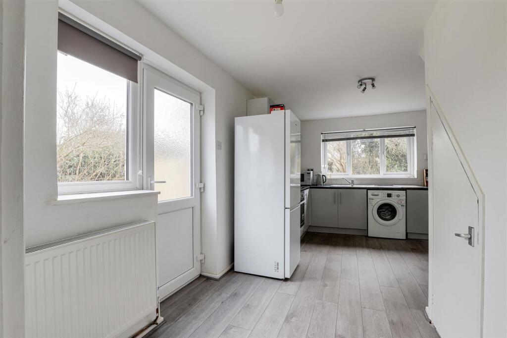 Calverton Avenue, Carlton, NG4 photo 4