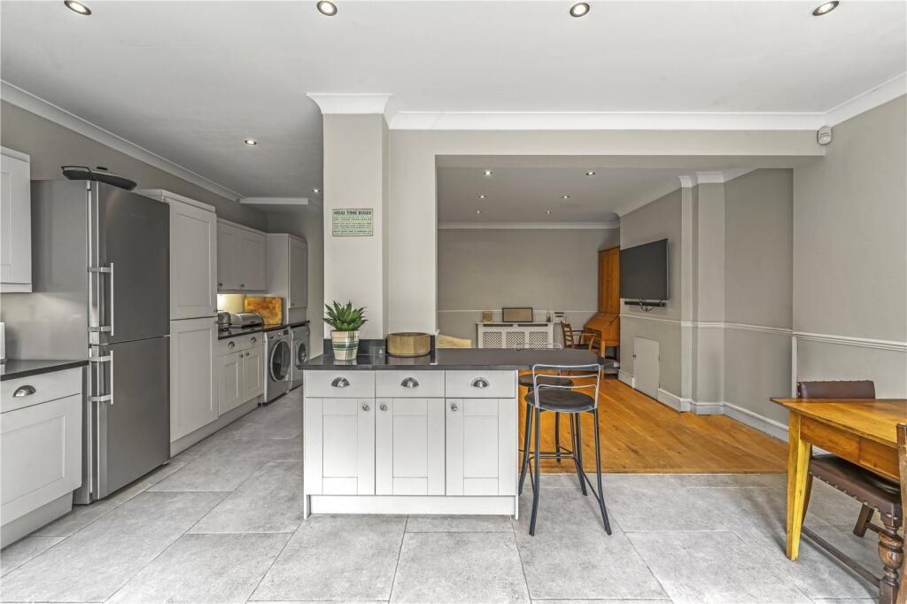 House in Twickenham - View 5