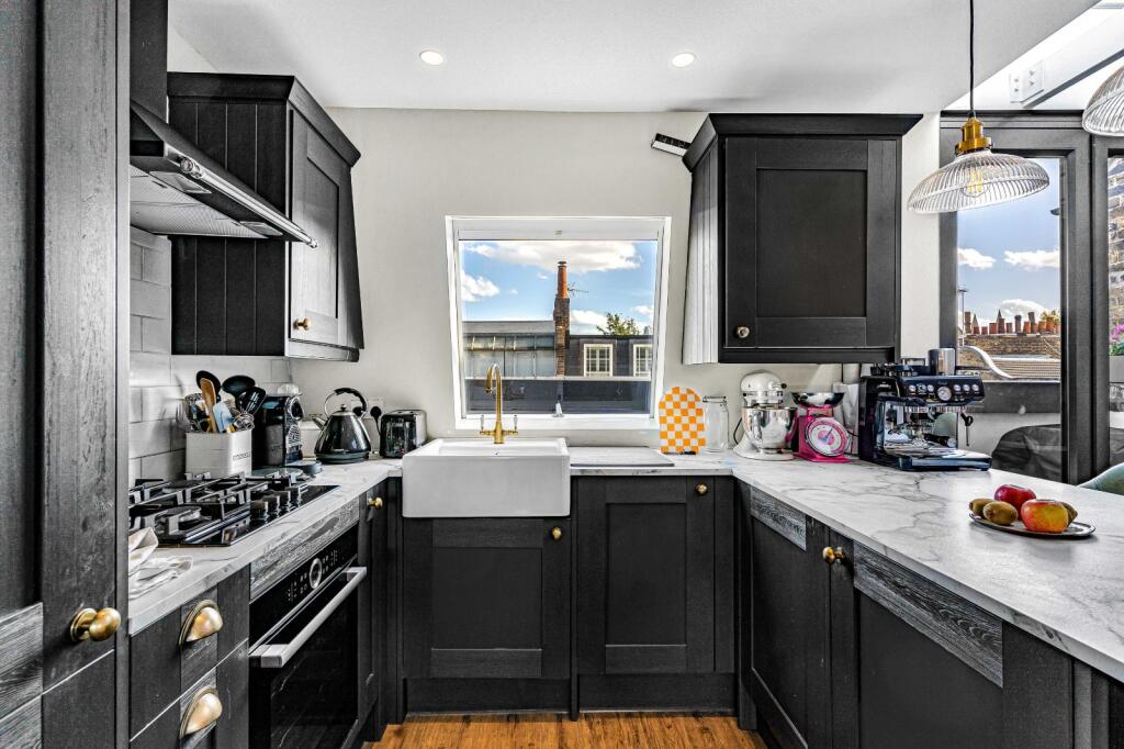 Apartment in London - More