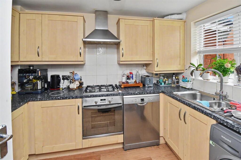 NN18 Nuthatch Close, Corby - View 5