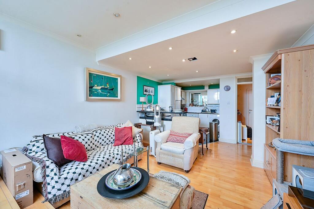 Apartment in London - View 5