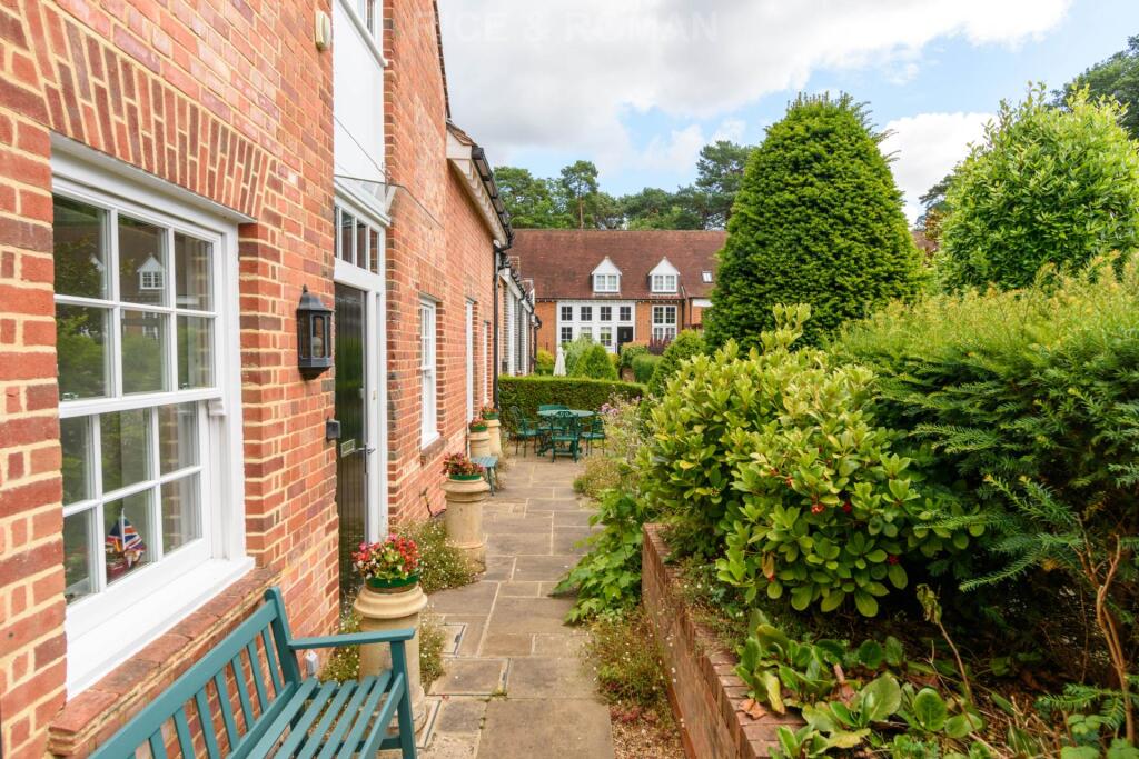 Whiteley Village, Walton On Thames photo 3