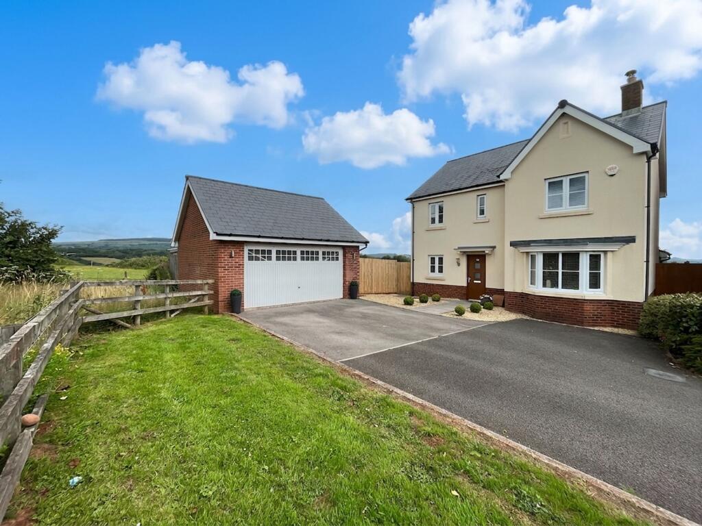 Main image of property: 88 Bryn Celyn, Llanharry, CF72 9ZE