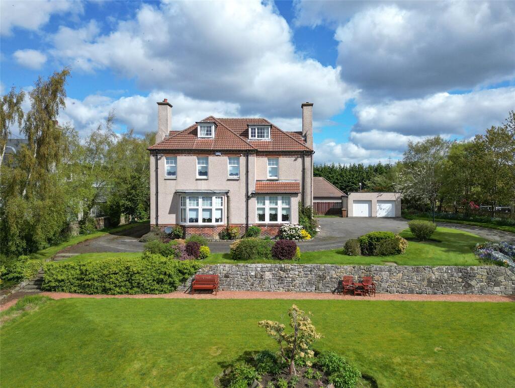 6-bed detached on Carnock Road, Dunfermline, Fife, £600,000