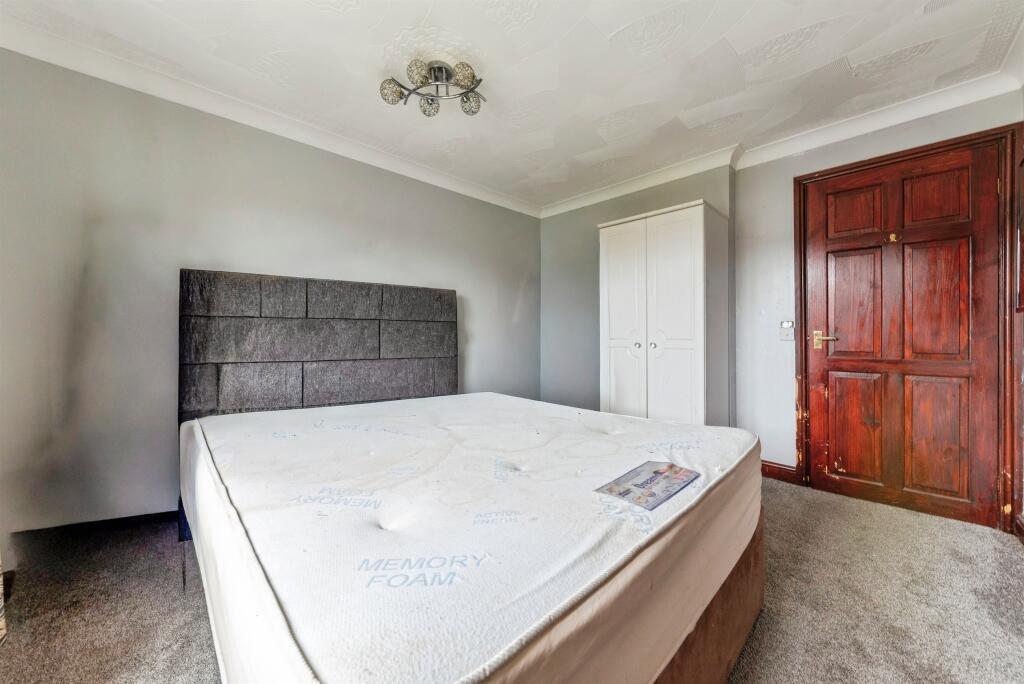 House in South Kesteven, Grantham - More