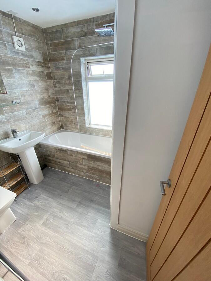 7 bedroom semi-detached house for rent