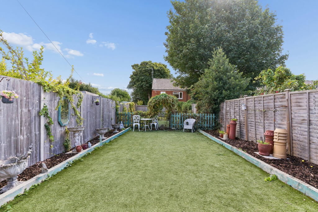 House in Dunstable, Central Bedfordshire - View 3