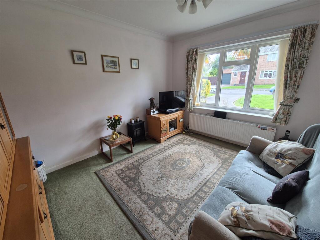 Bewley Court, Chard, Somerset, TA20 photo 3