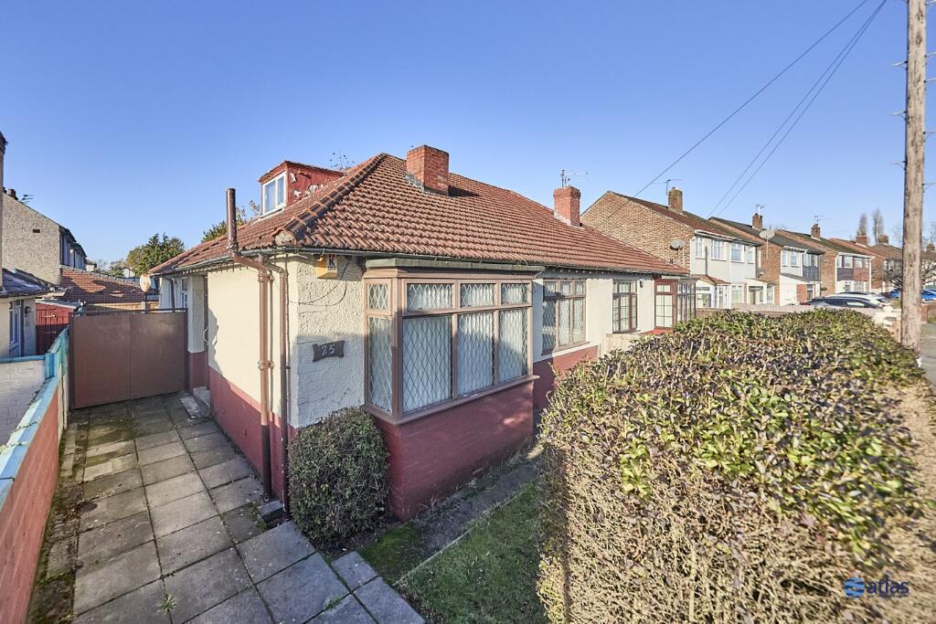 3-bed semi-detached on Mackets Lane, Hunts Cross, L25, £240,000