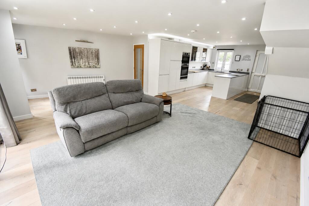 House in Northampton - View 5
