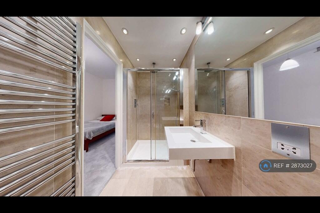 2 bedroom maisonette for rent
