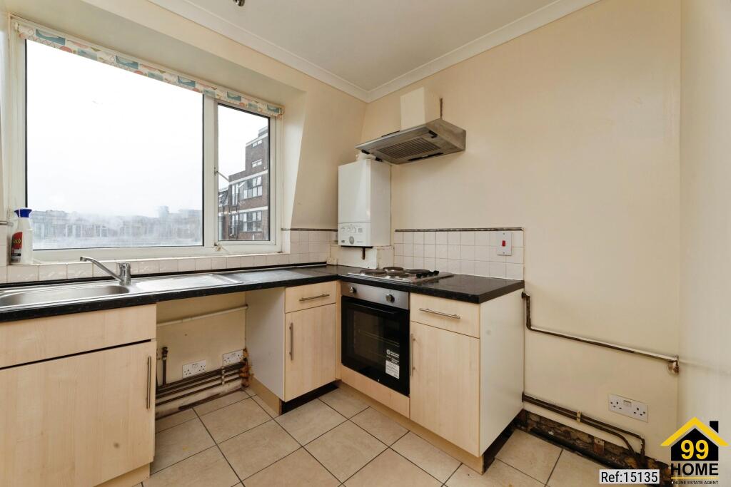 Apartment in Romford - View 5