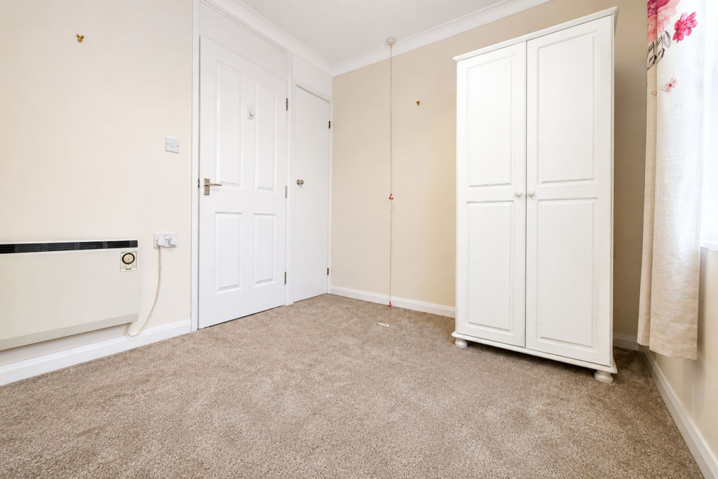 Apartment in Welwyn Hatfield, Birchwood, Hatfield - View 4