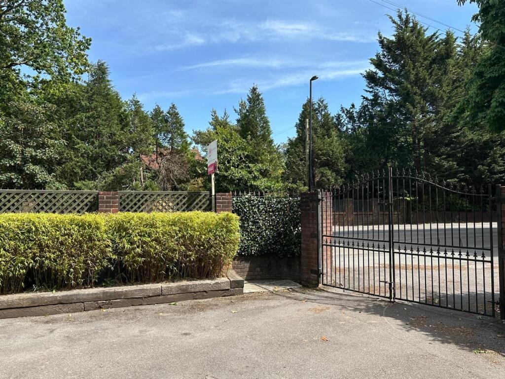 Bassett Heath Lodge 253 Bassett Avenue, Southampton photo 5