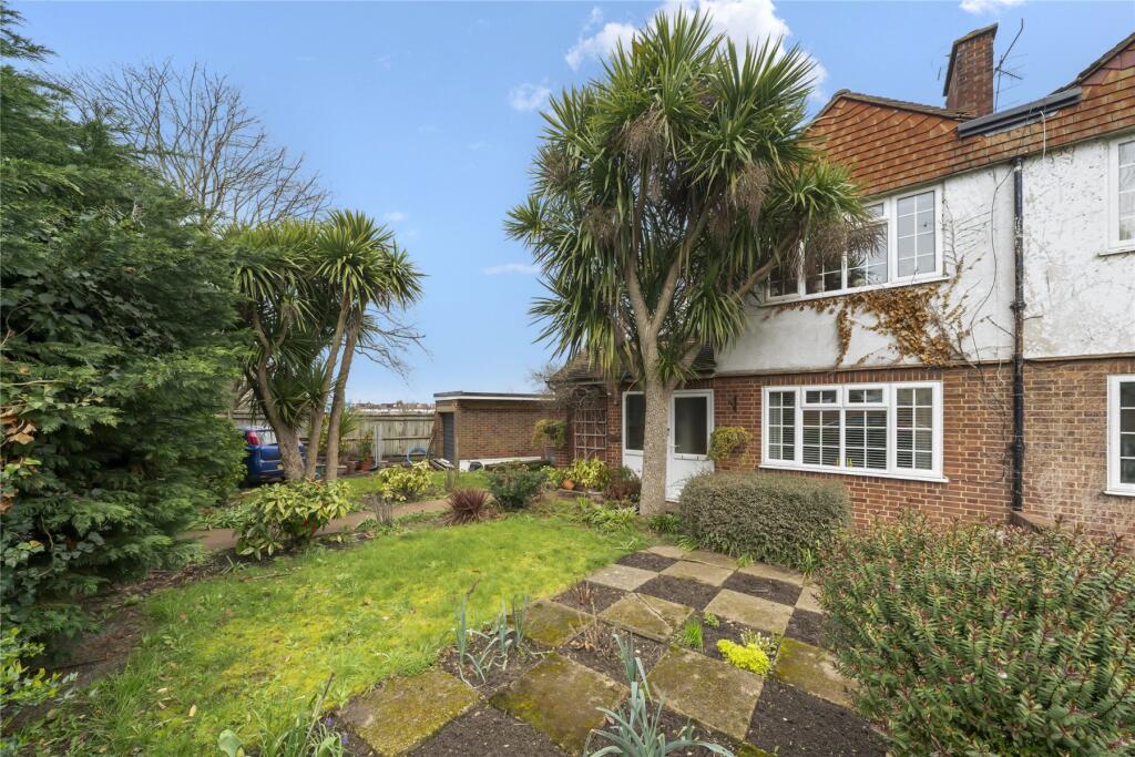 Main image of property: Ewell Road, Long Ditton, Surbiton, Surrey, KT6