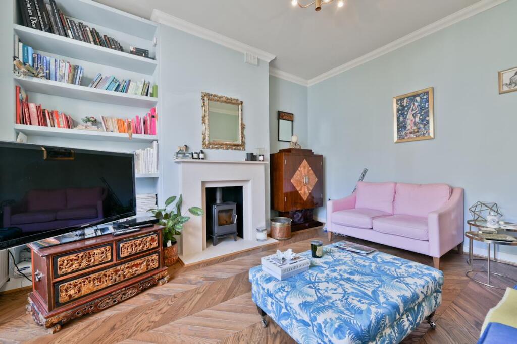 Apartment in London - View 3