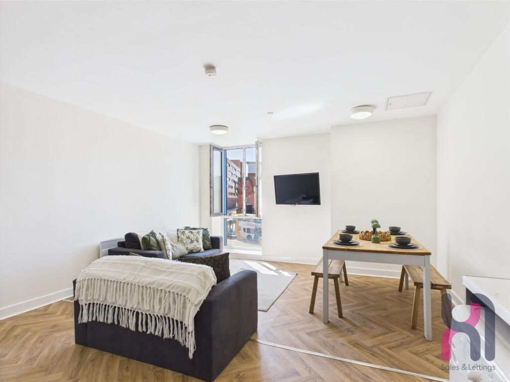 Apartment in Liverpool, Islington - More