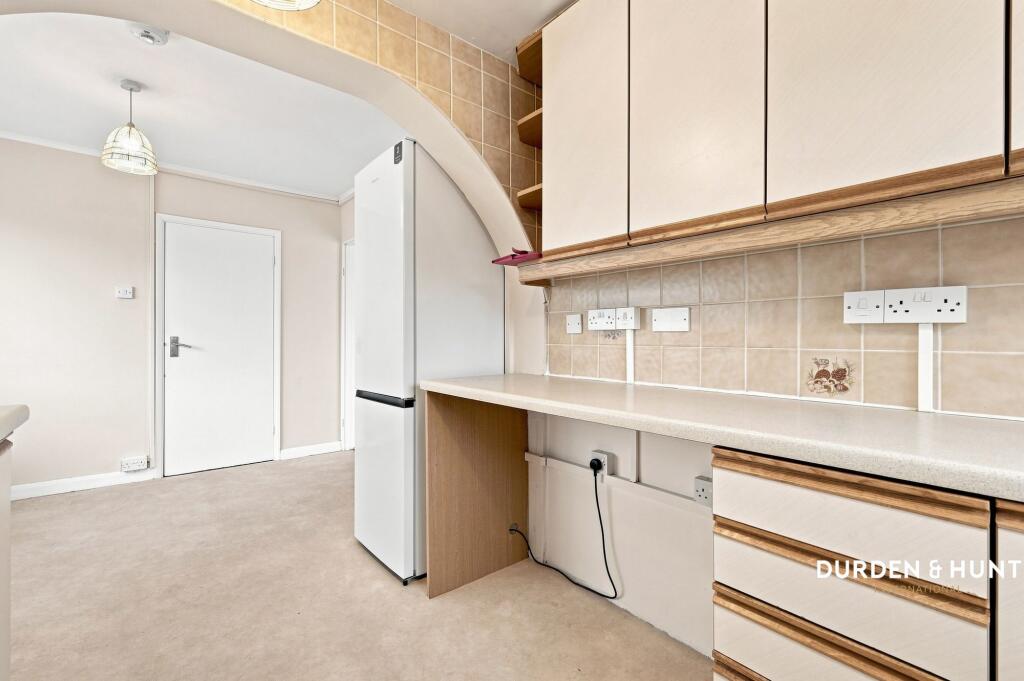 House in Romford - More