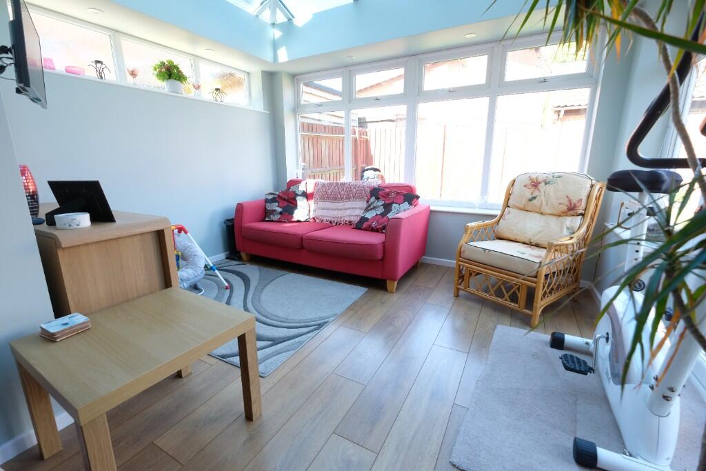Bilberry Drive, Marchwood, Southampton, SO40 4YR photo 4