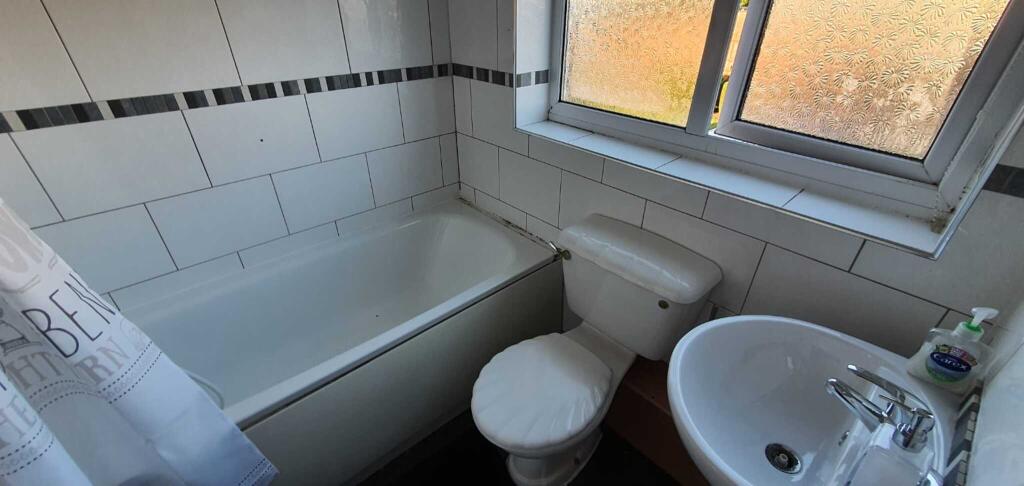 Additional image 3 of Room 1, Pooltail Walk, Northfield, B31 2UN