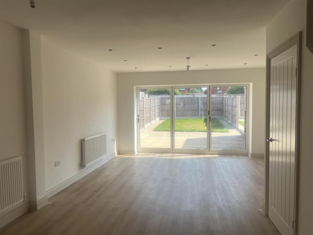 House in Sandwell, Plant's Green - More