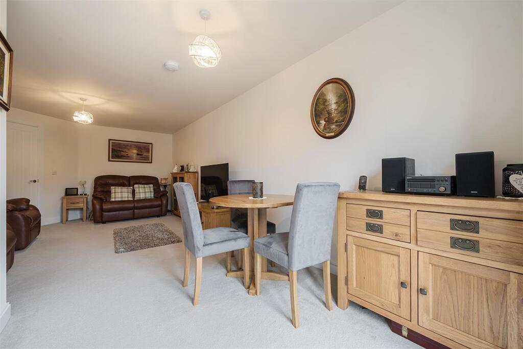 Oakingham Place, Reading Road, Wokingham, Berkshire, RG41 1EH - View 4