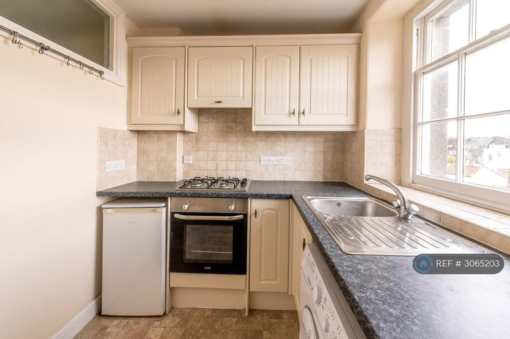 Apartment in Bristol, Clifton Village, Hotwells - More