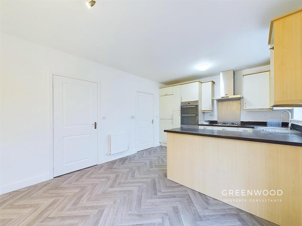 Cater Walk, Colchester, Essex photo 4