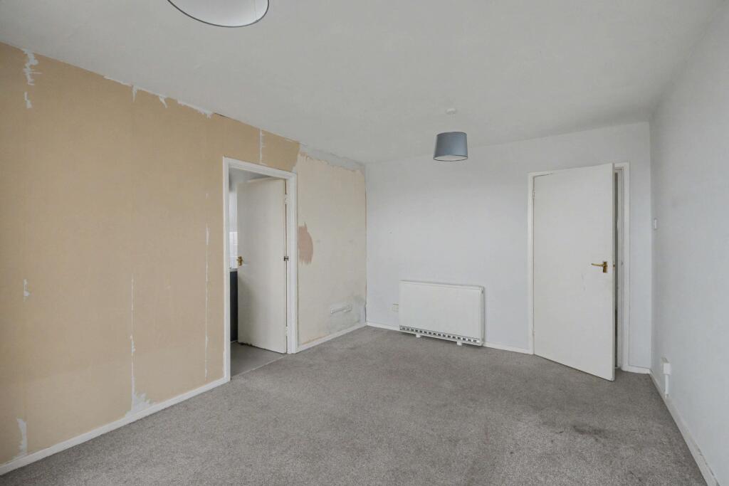 Apartment in Enfield - View 3