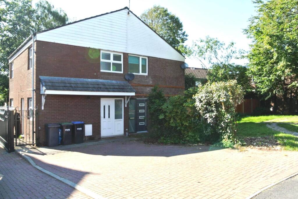Main image of property: Queensway, Poulton Le Fylde, FY6 7ST
