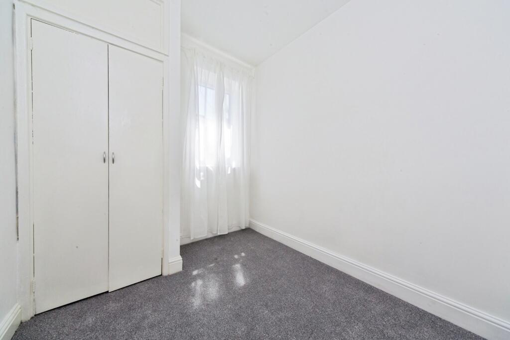 Apartment in Wirral, Liverpool City Region - View 4