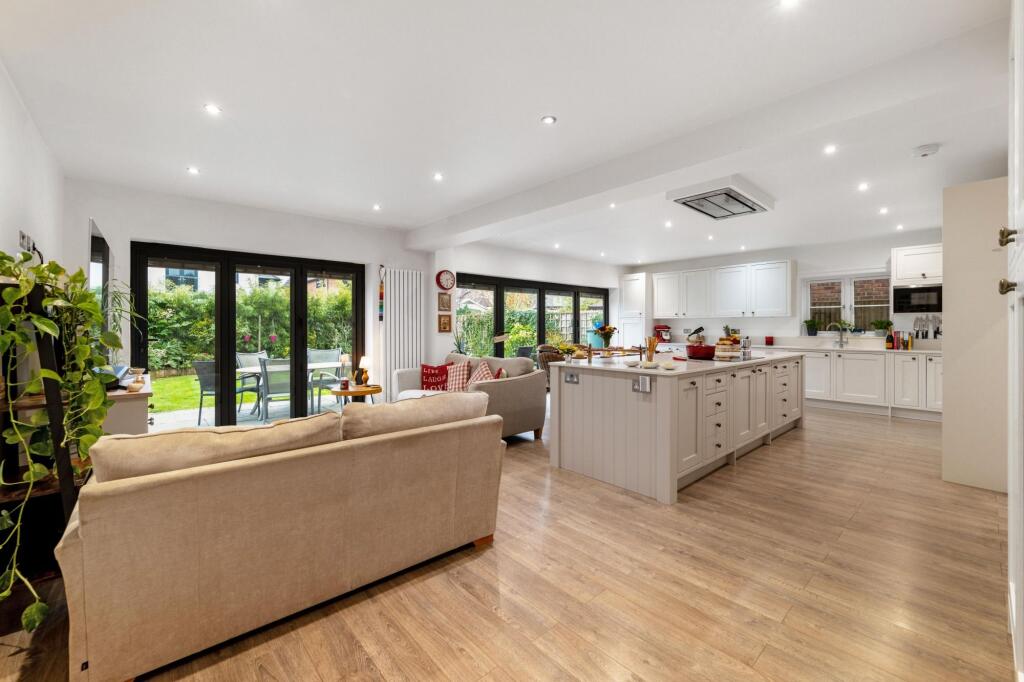 Additional image 15 of Bucknalls Drive, Bricket Wood, AL2