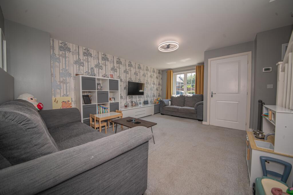 House in Eastleigh, Middle Stoneham - View 4